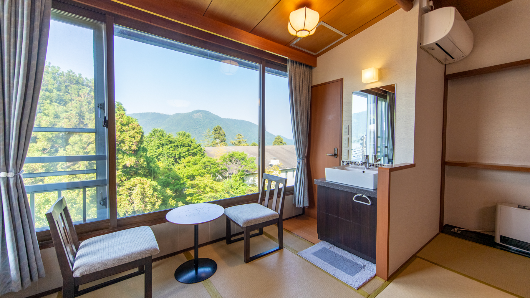 別館さくら亭 10帖和室からの眺望例