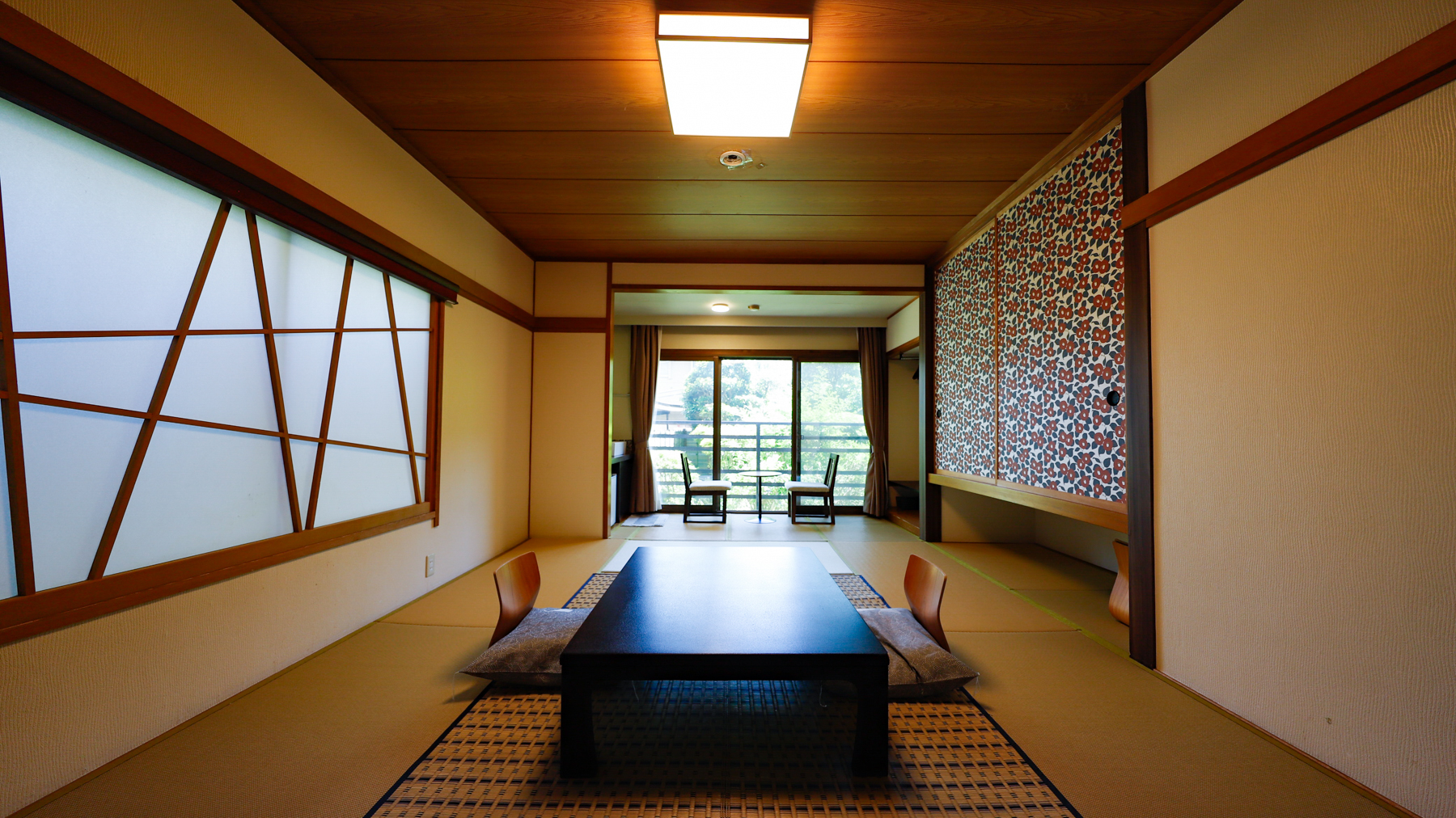 紅葉の間｜＜本館＞10帖和室一例