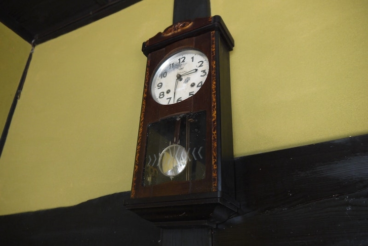 歴史ある古風な時計