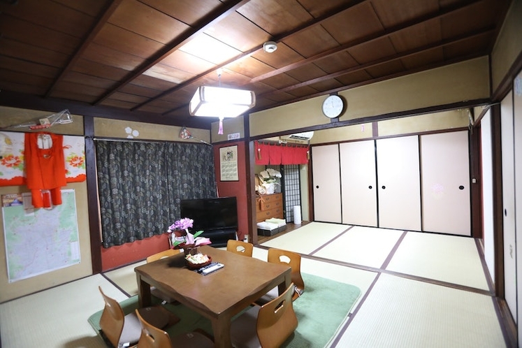 Please experience the comfort of a tatami room