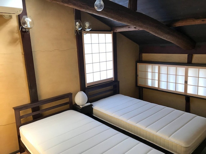 Western-style room for guests who Want to sleep...