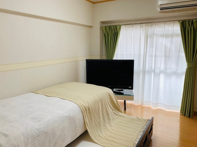 寝室2:親子ベット(シングル)