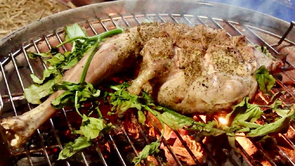 季節によっては、鹿肉のご予約も可能です。お気軽にお問い合わせください。