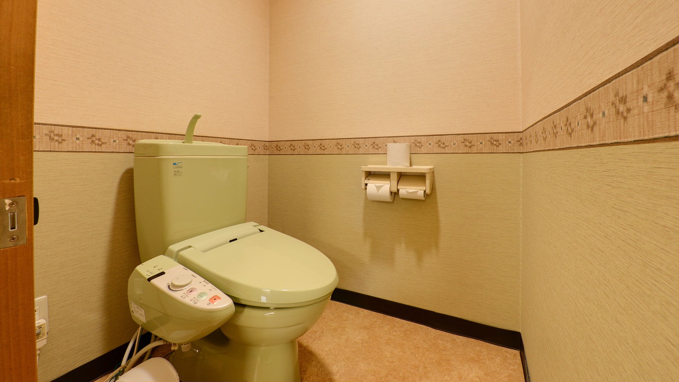 *【本館／2間和室】独立タイプのトイレがついたお部屋です。