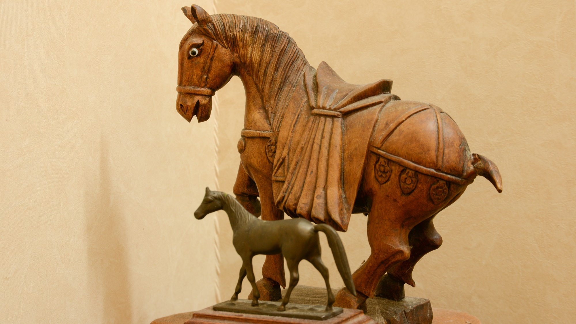 *【館内】「馬」の装飾品の一例です。ほかにもありますので是非ご覧ください。