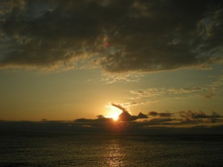 夕刻時には、伊勢湾に沈む美しい夕陽を眺めることも出来る