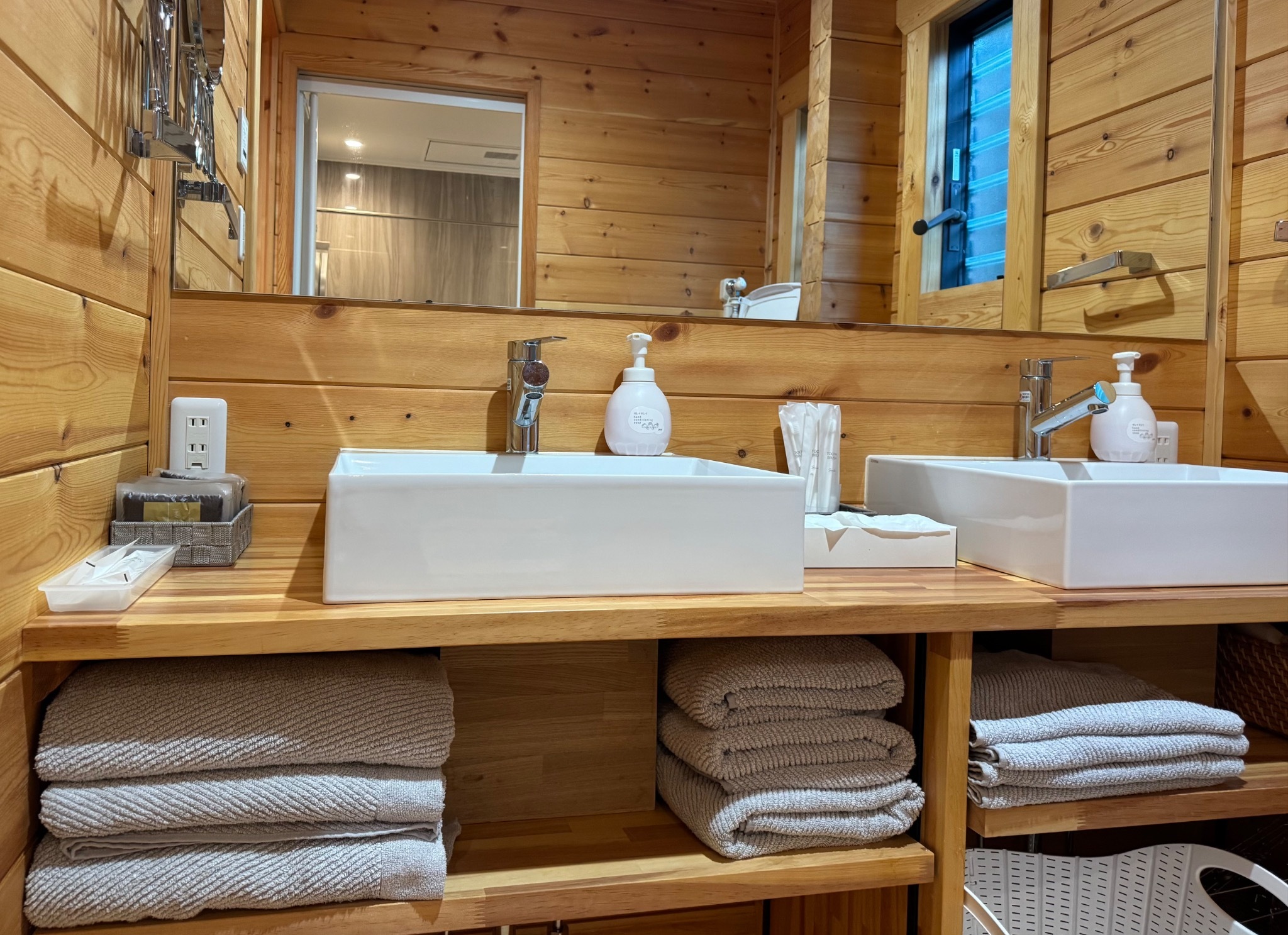 タオル、歯ブラシございます