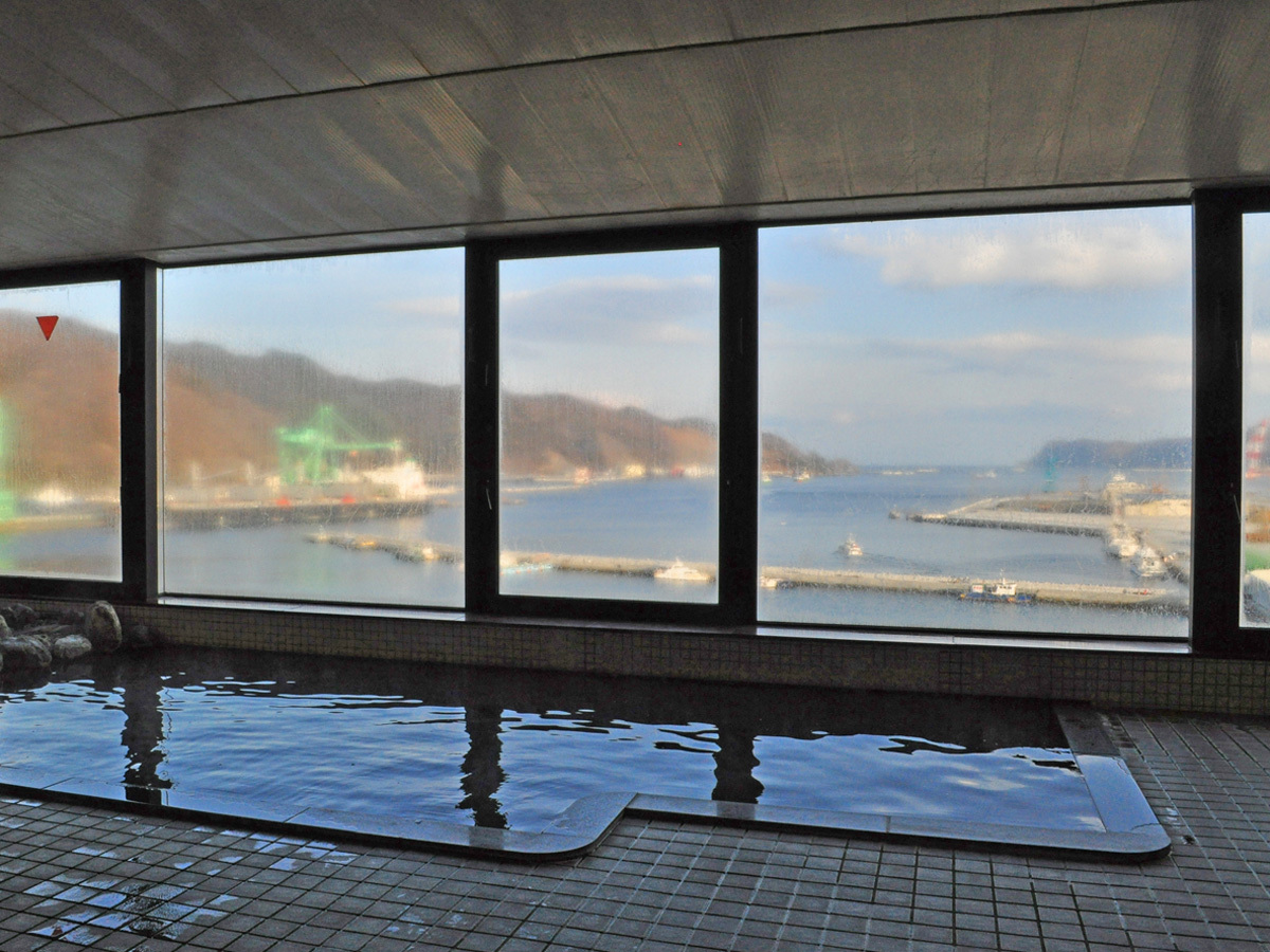 【展望大浴場】釜石湾が一望できる眺めの良い大浴場です。