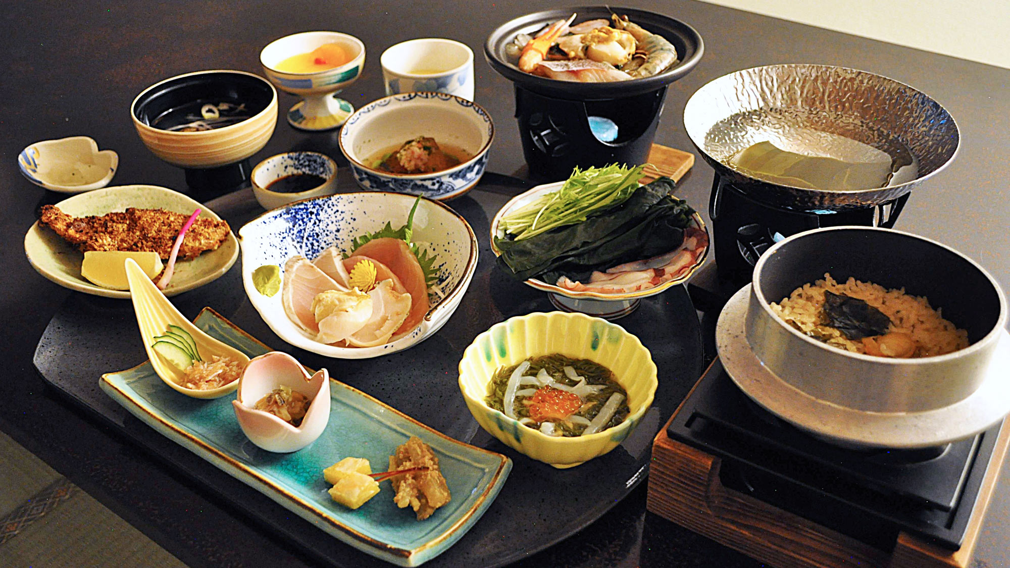 【ご夕食の一例】三陸産わかめしゃぶしゃぶ＆海鮮陶板焼き御膳