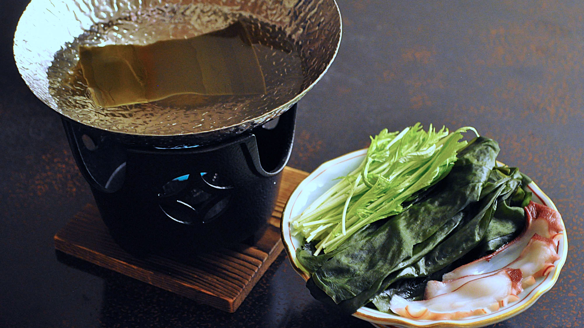 【ご夕食の一例】磯の香り豊かな三陸産わかめしゃぶしゃぶ
