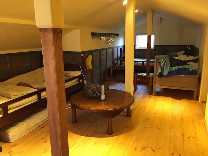 屋根裏部屋ベッド