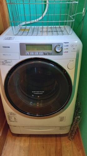 連泊でも安心の乾燥機付き洗濯機
