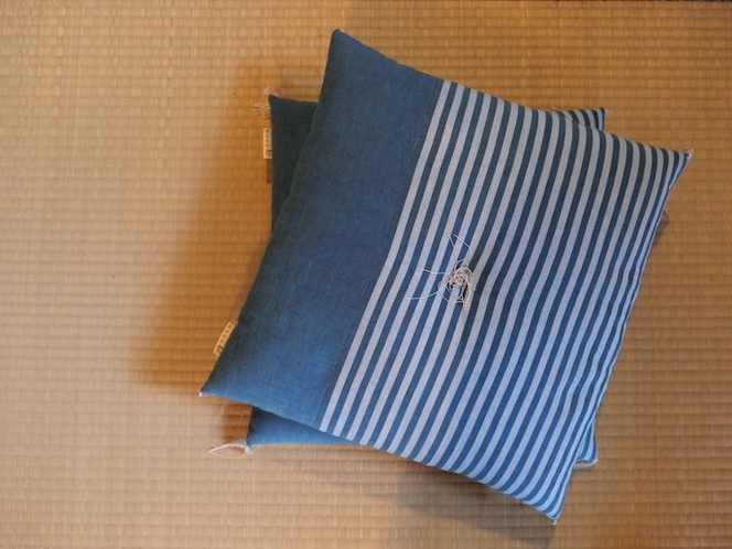 三重県の一木木綿の座布団をご用意しております。