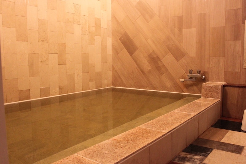 貸切の温泉風呂。ご家族やご友人とご入浴できます