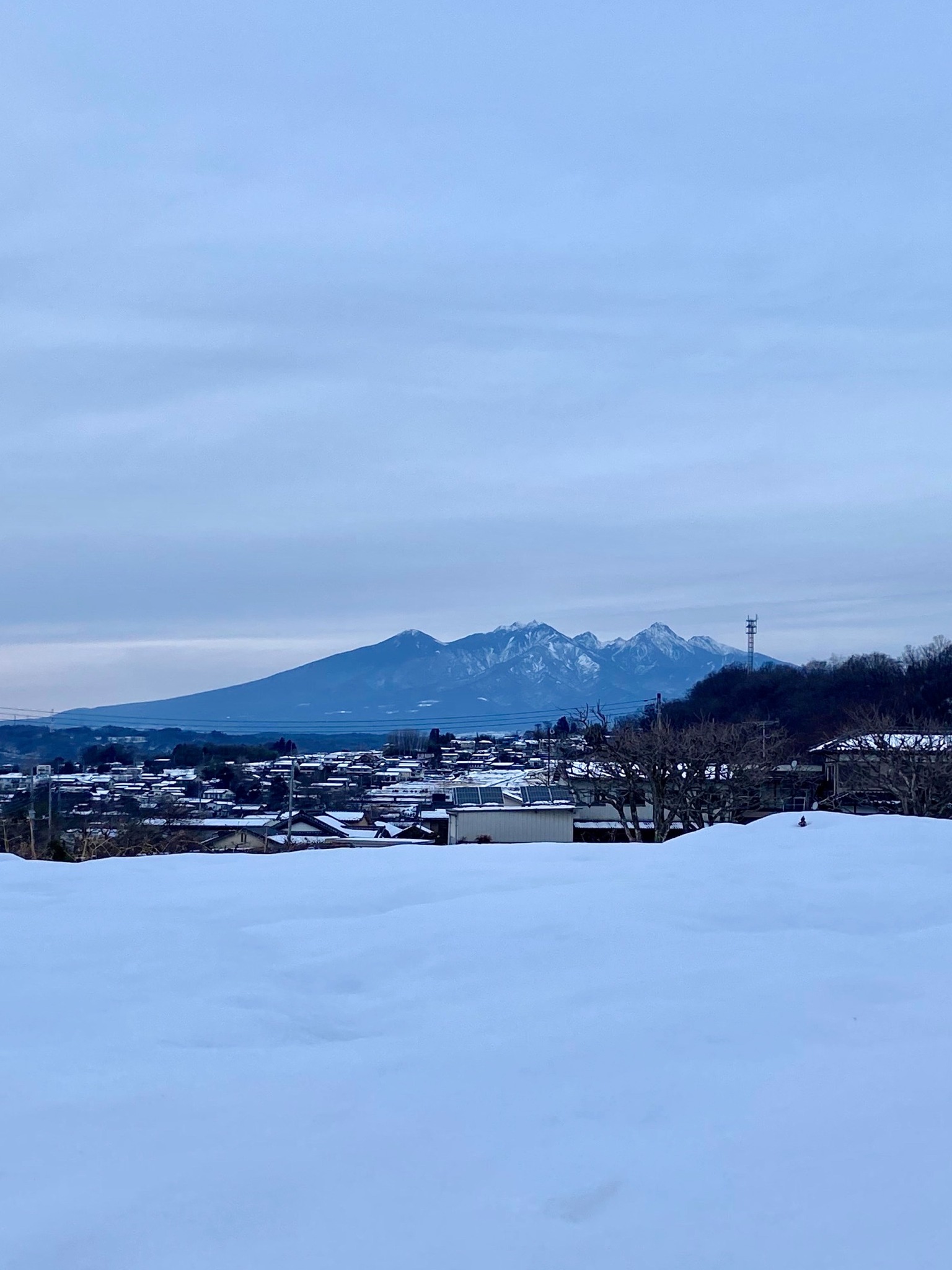 徒歩圏内の絶景スポット。 雄大な山々が望めます。