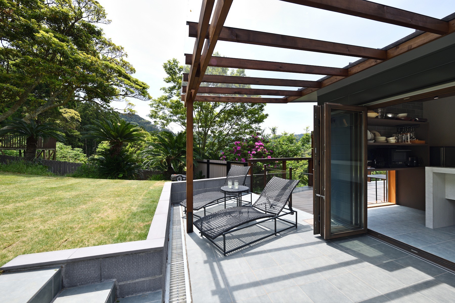 都会暮らしではできない開けたリラックス空間でリフレッシュしてください。