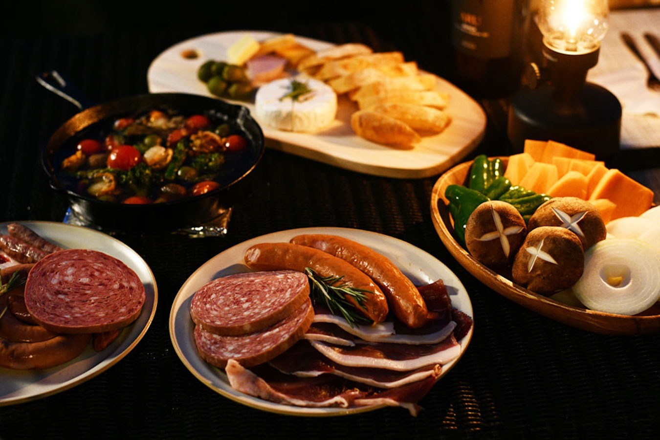 オプションのBBQメニューです。地元の素晴らしい海産物や美味しいジビエなどをBBQで召し上がっ...