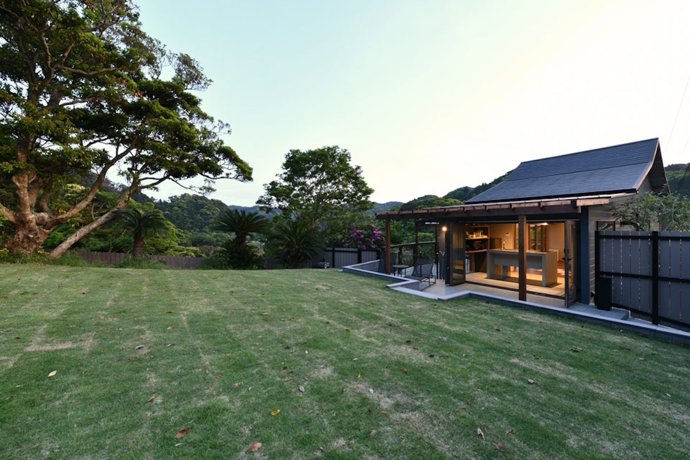 ご宿泊者様専用のドックランとなっているため、周囲を気にせず、愛犬ととっておきの時間を過ごすこと...