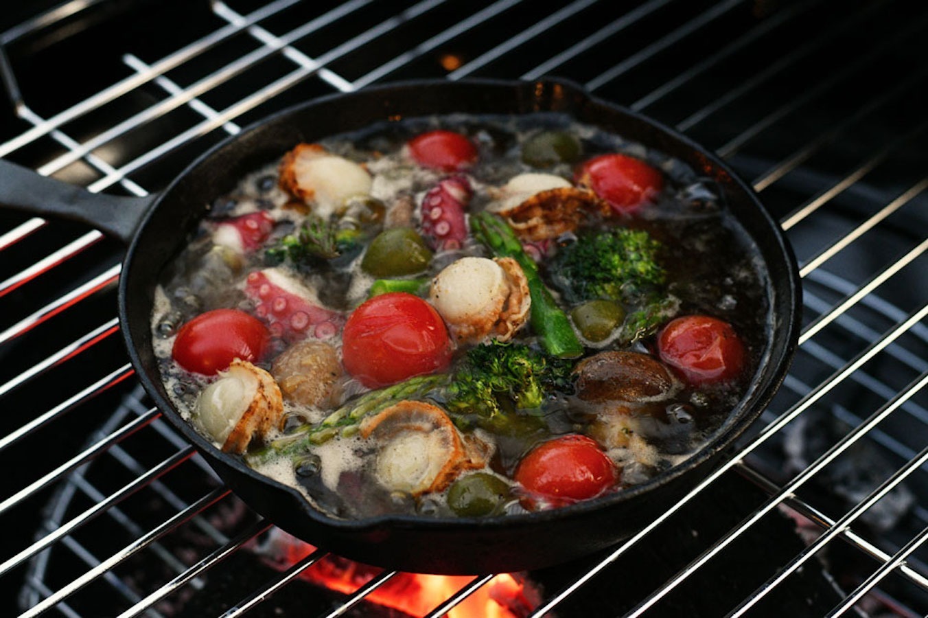 オプションのBBQメニューです。地元の素晴らしい海産物や美味しいジビエなどをBBQで召し上がっ...