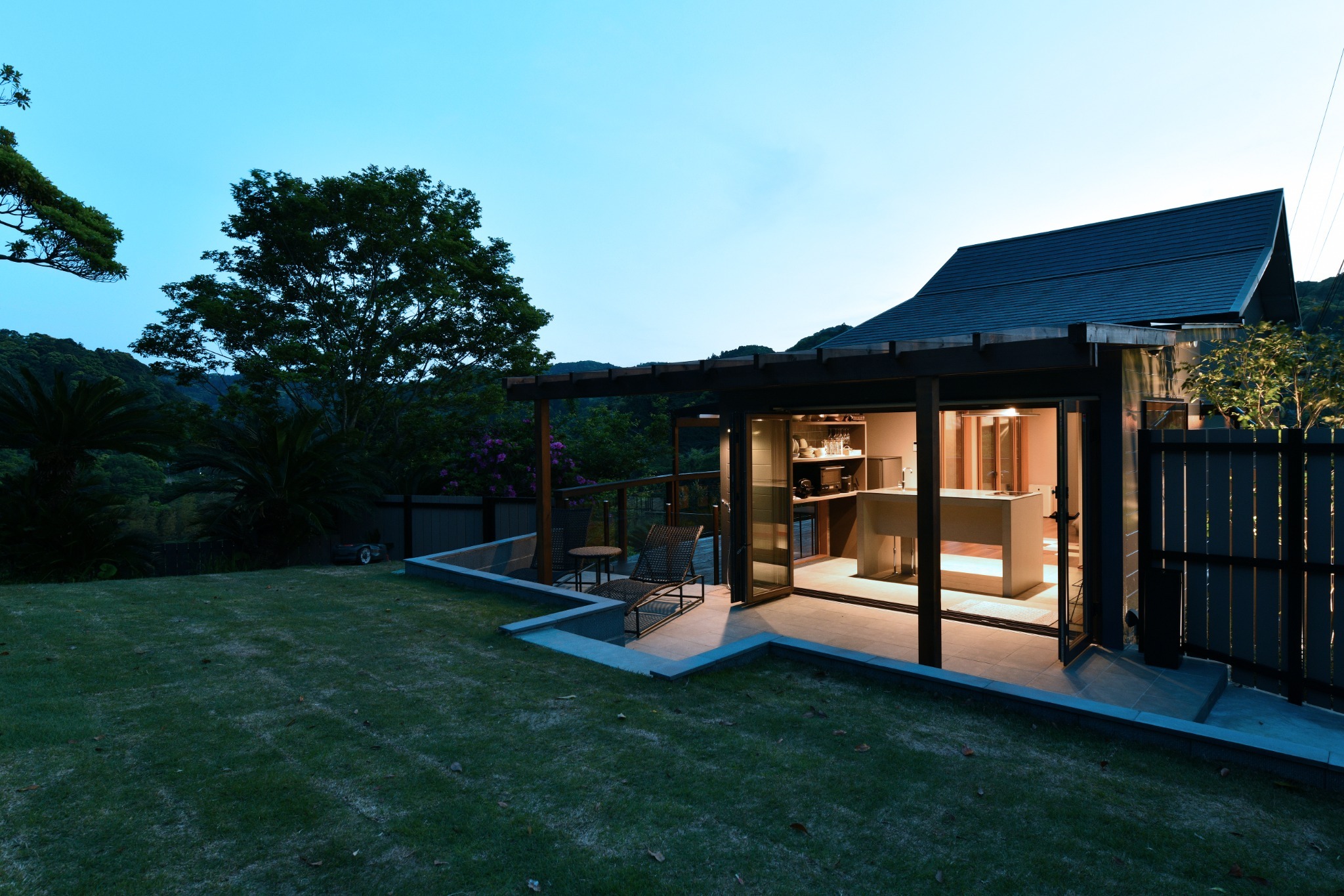 あかりが灯る、優しい空間でお過ごしくださいませ。