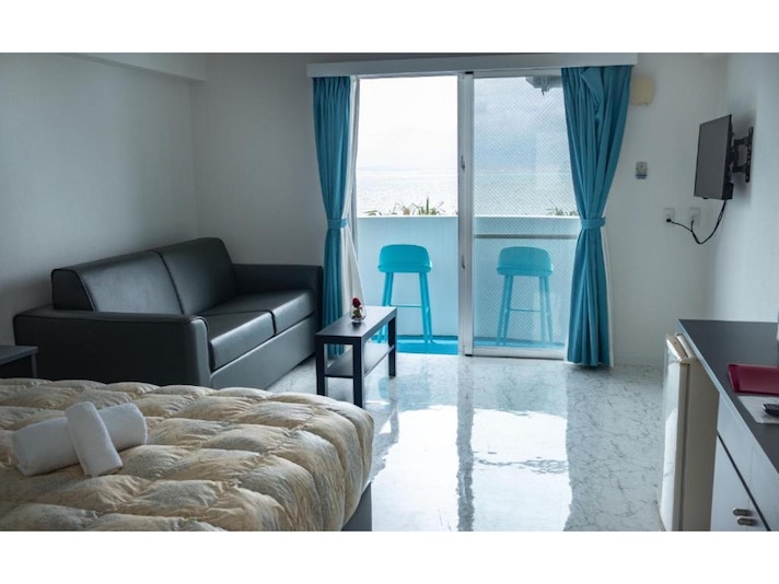 キング、ソファーがクイーンベッドになります