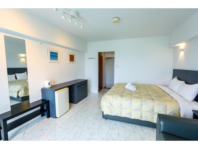 Interior King Configuration