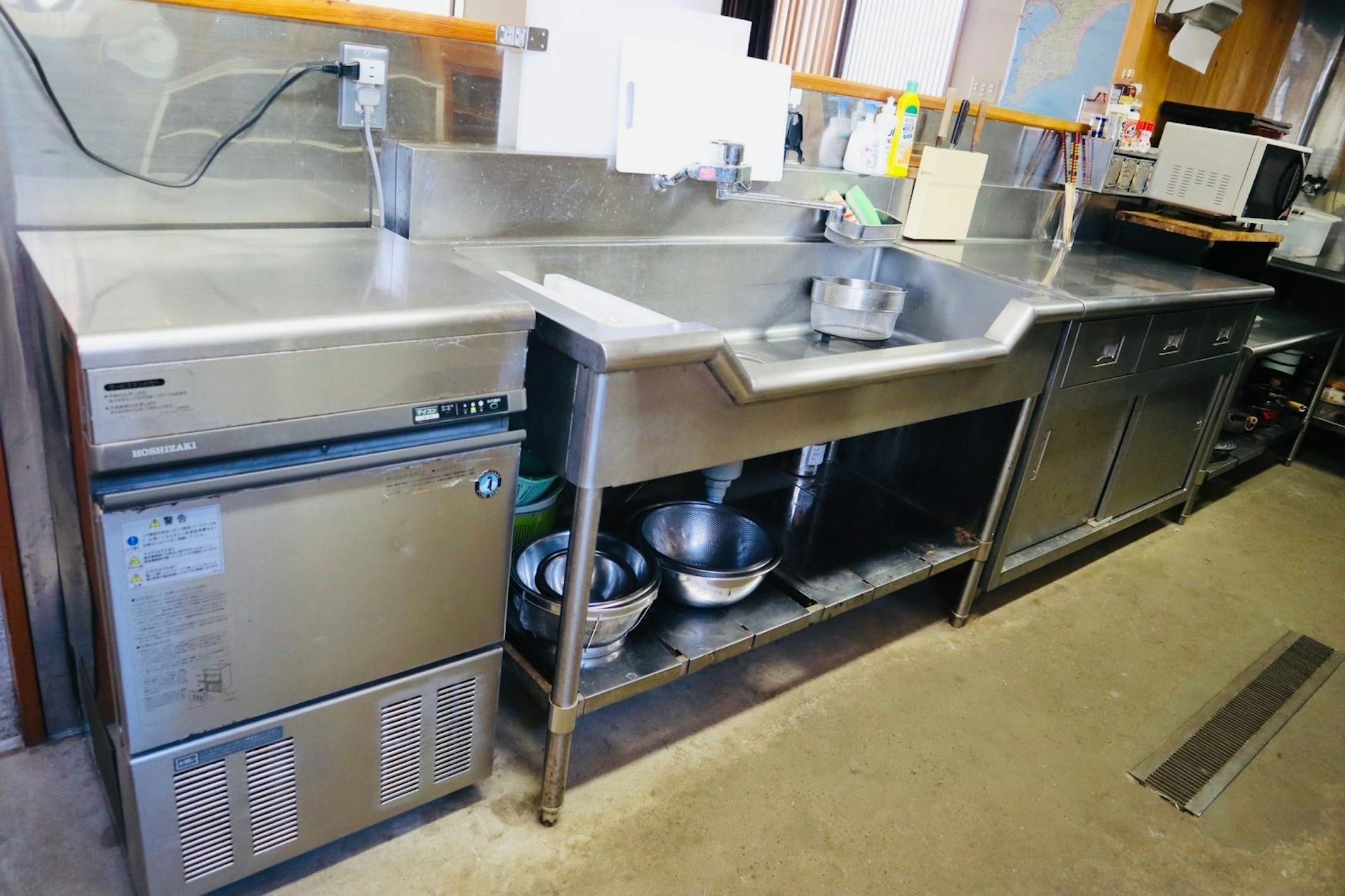 製氷機と舟型シンク