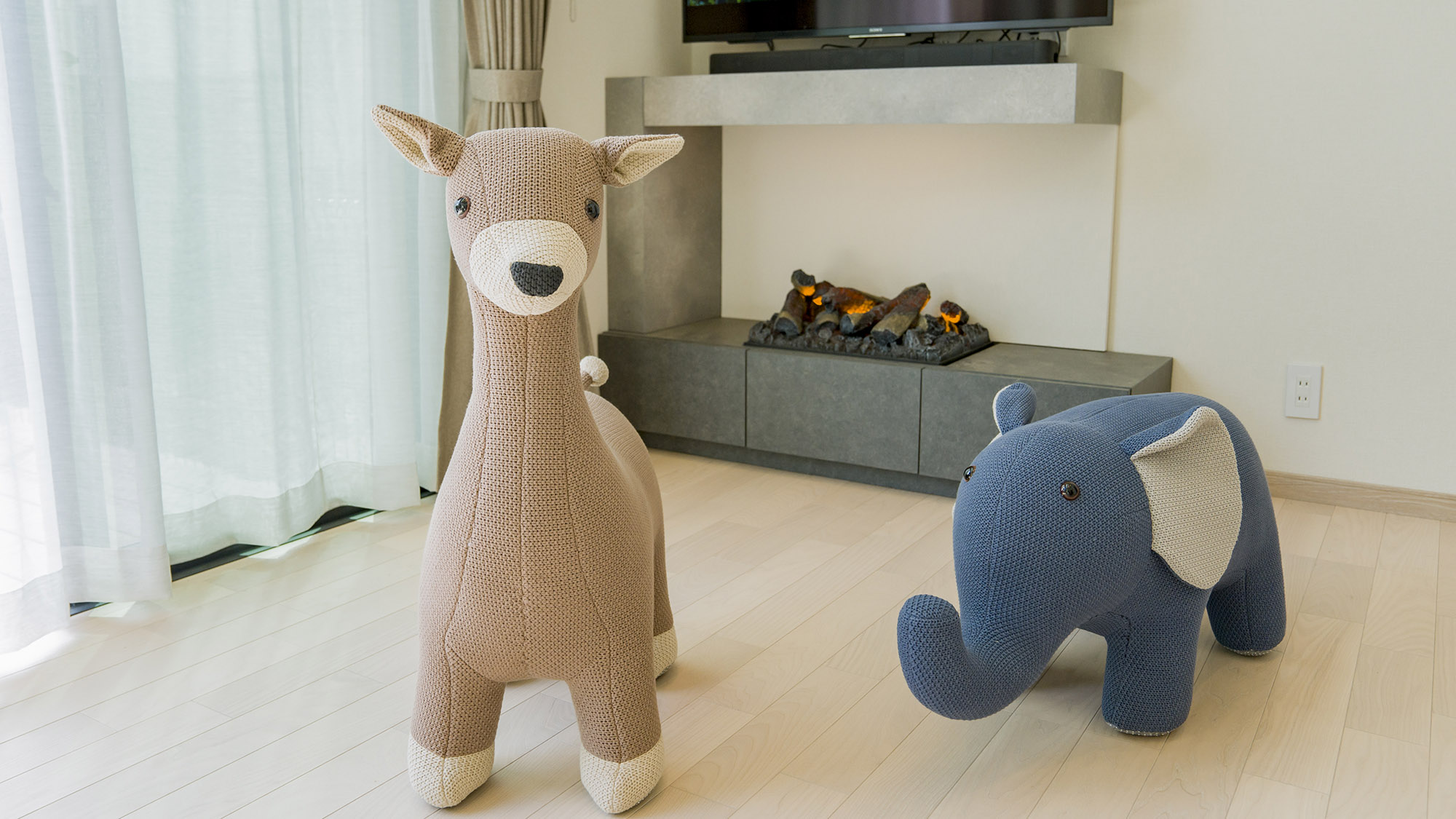 【ファミリールーム・104】お子様も大喜び！かわいい動物のスツール