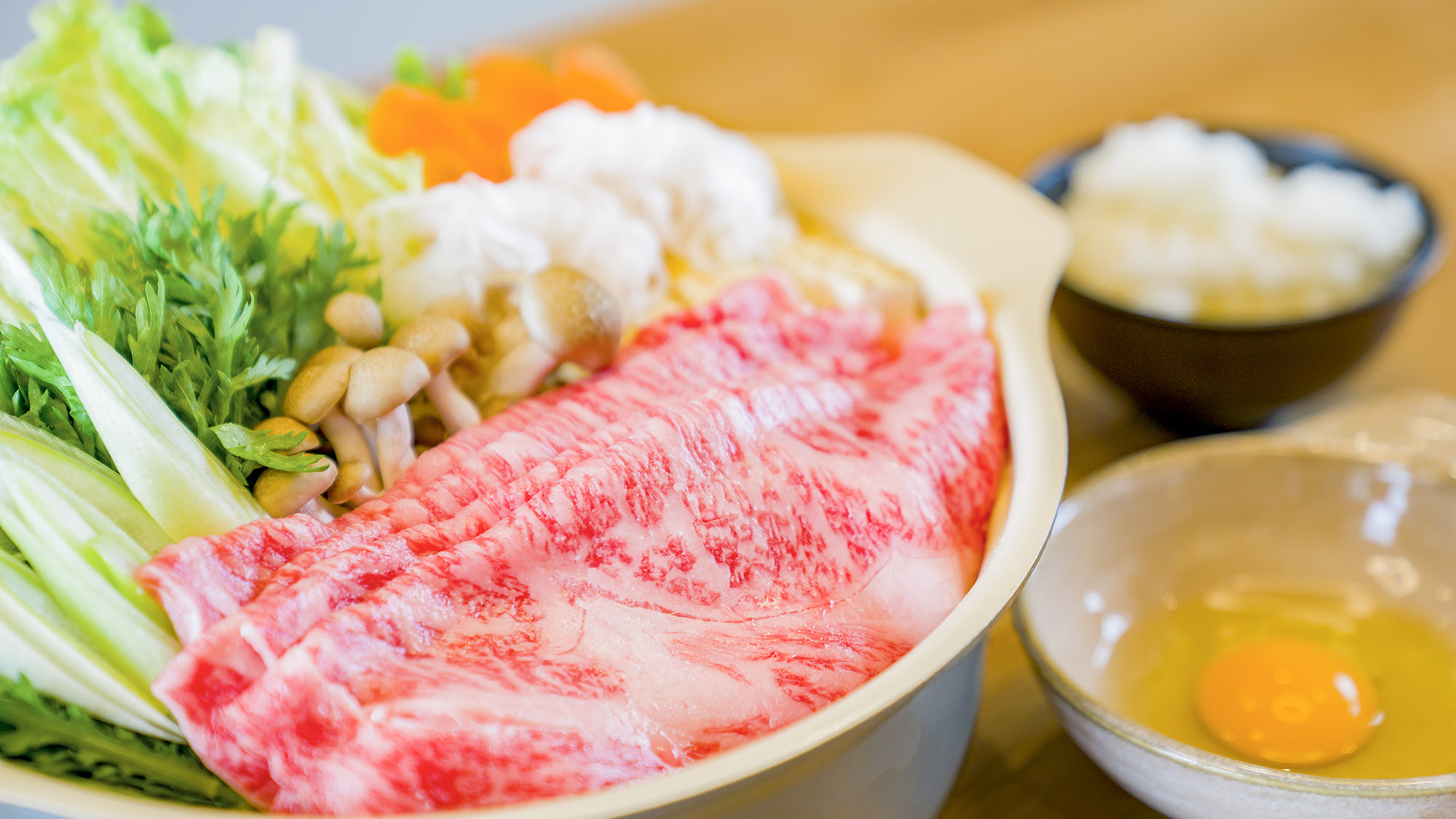 【すき焼き】美味しいお肉とたっぷり野菜でボリューム満点！