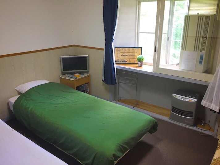 ツインのお部屋になります。