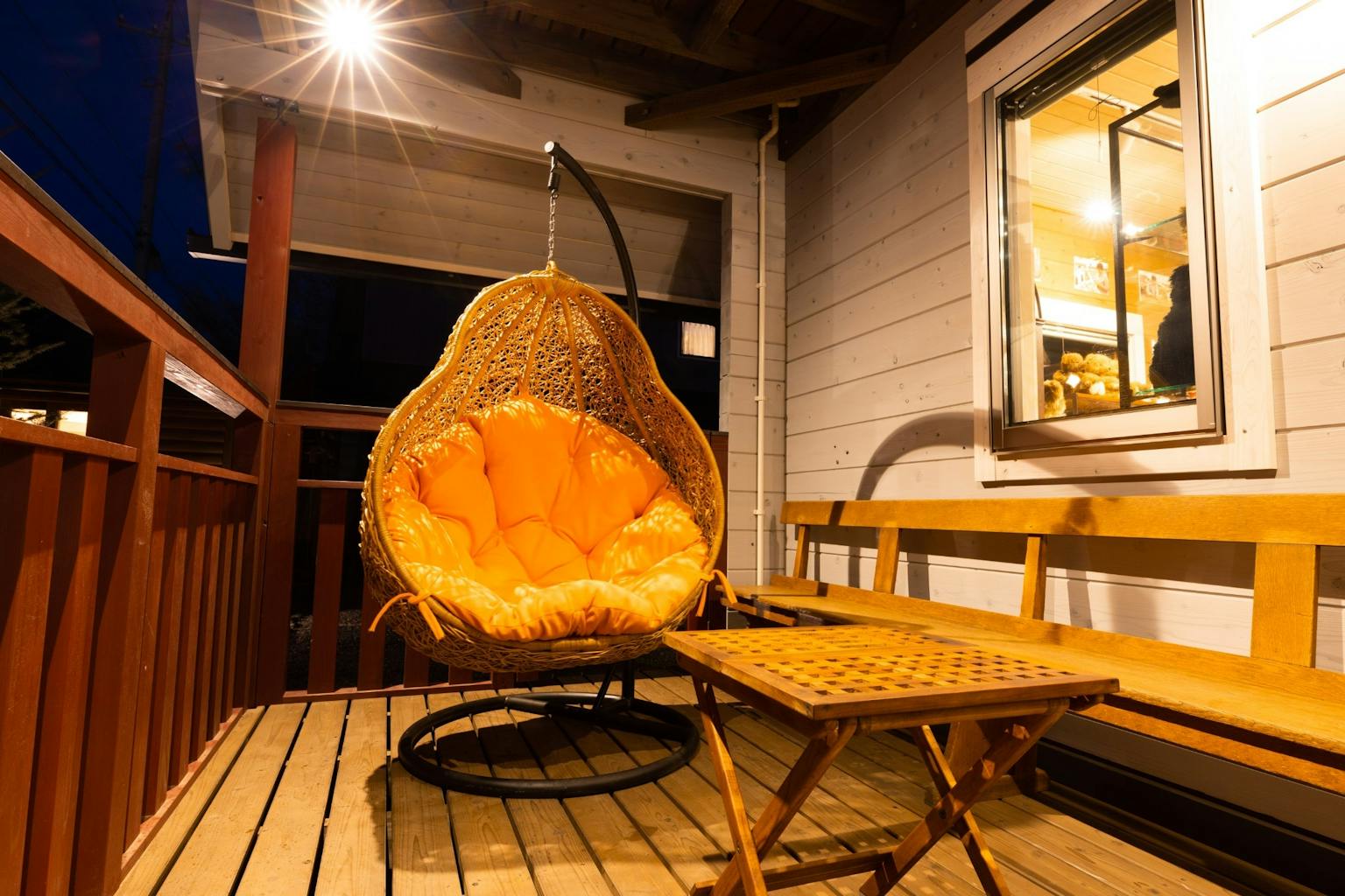 Uta　ウッドデッキのハンギングチェア