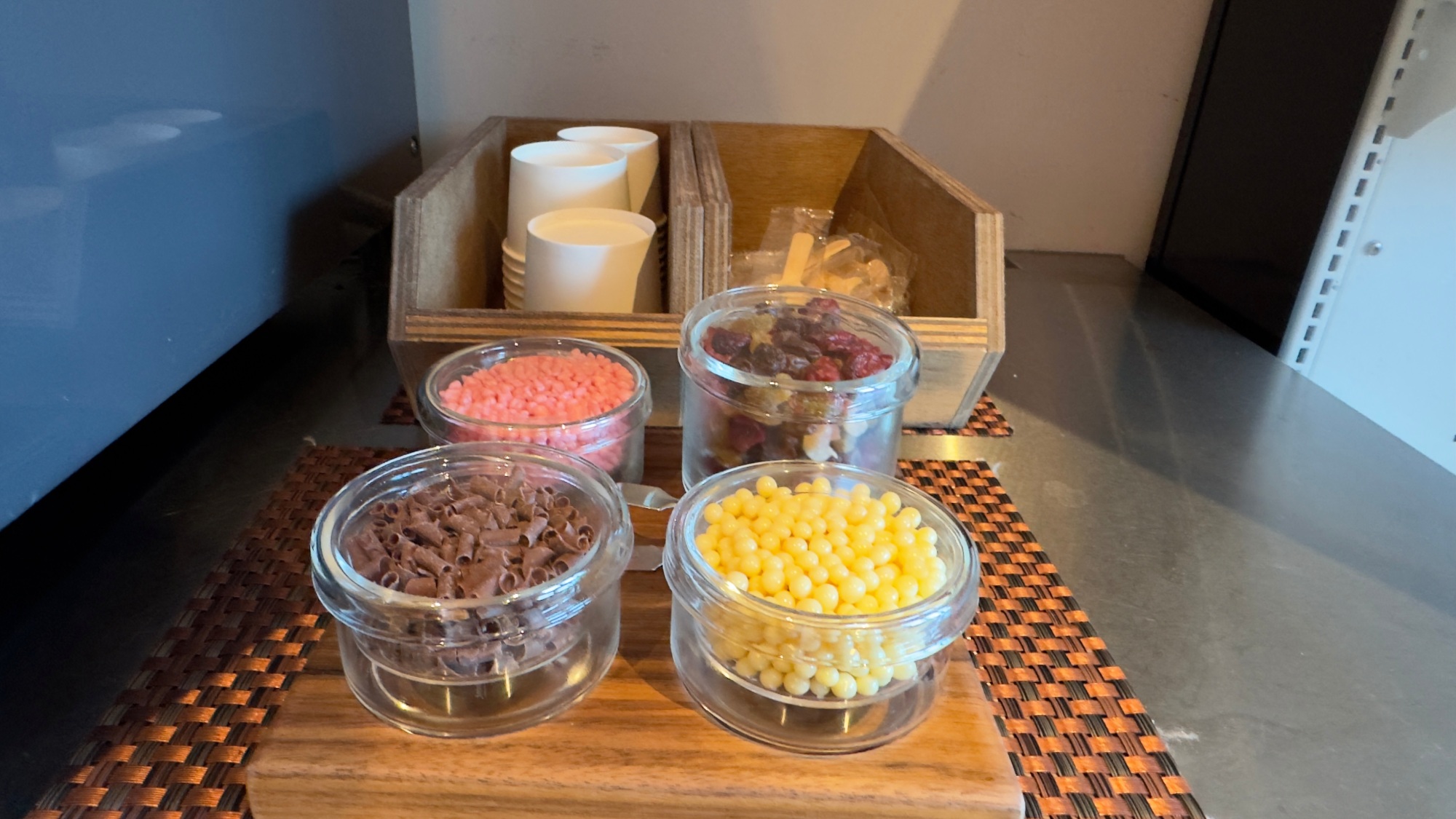 【１階ラウンジ】ソフトクリーム・トッピング