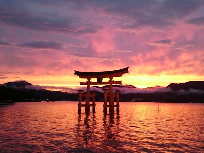 ・厳島神社が徒歩5分にある好立地です