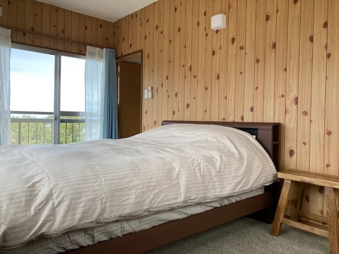 2階 洋室 Wベッド