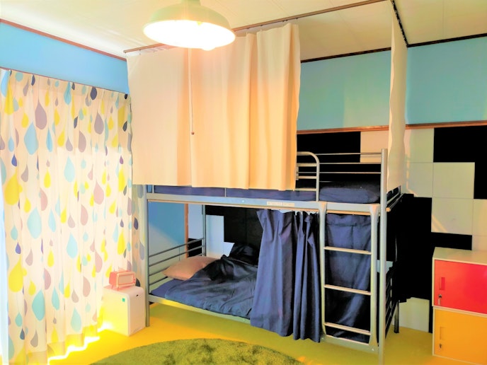 各ベッドにはカーテンがついているので一人の空間を楽しむこともできます。