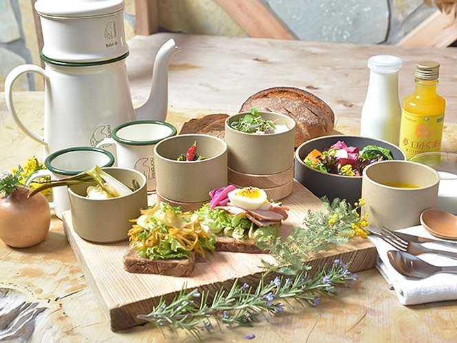 ・【朝食】デンマークの郷土料理「スモーブロー」は、大量の具材をのせたオープンサンド