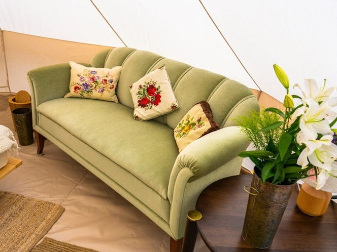・【設備】北欧家具の可愛いソファでゆったりとお過ごしください。