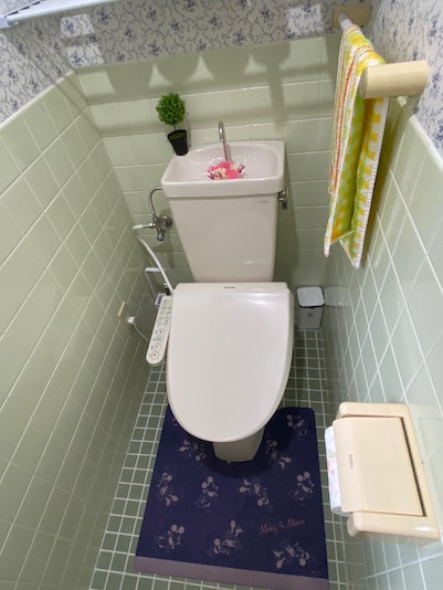 ウォシュレット付きの清潔なトイレ