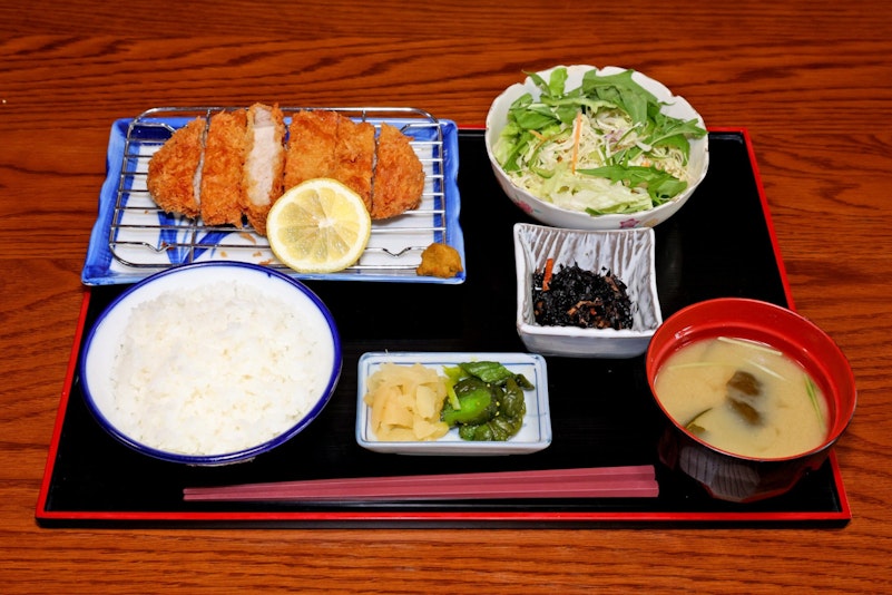 ご夕食1,200円(画像は一例です時期や仕入れによって変わります)、ご予約の際にお申し付け下さい。