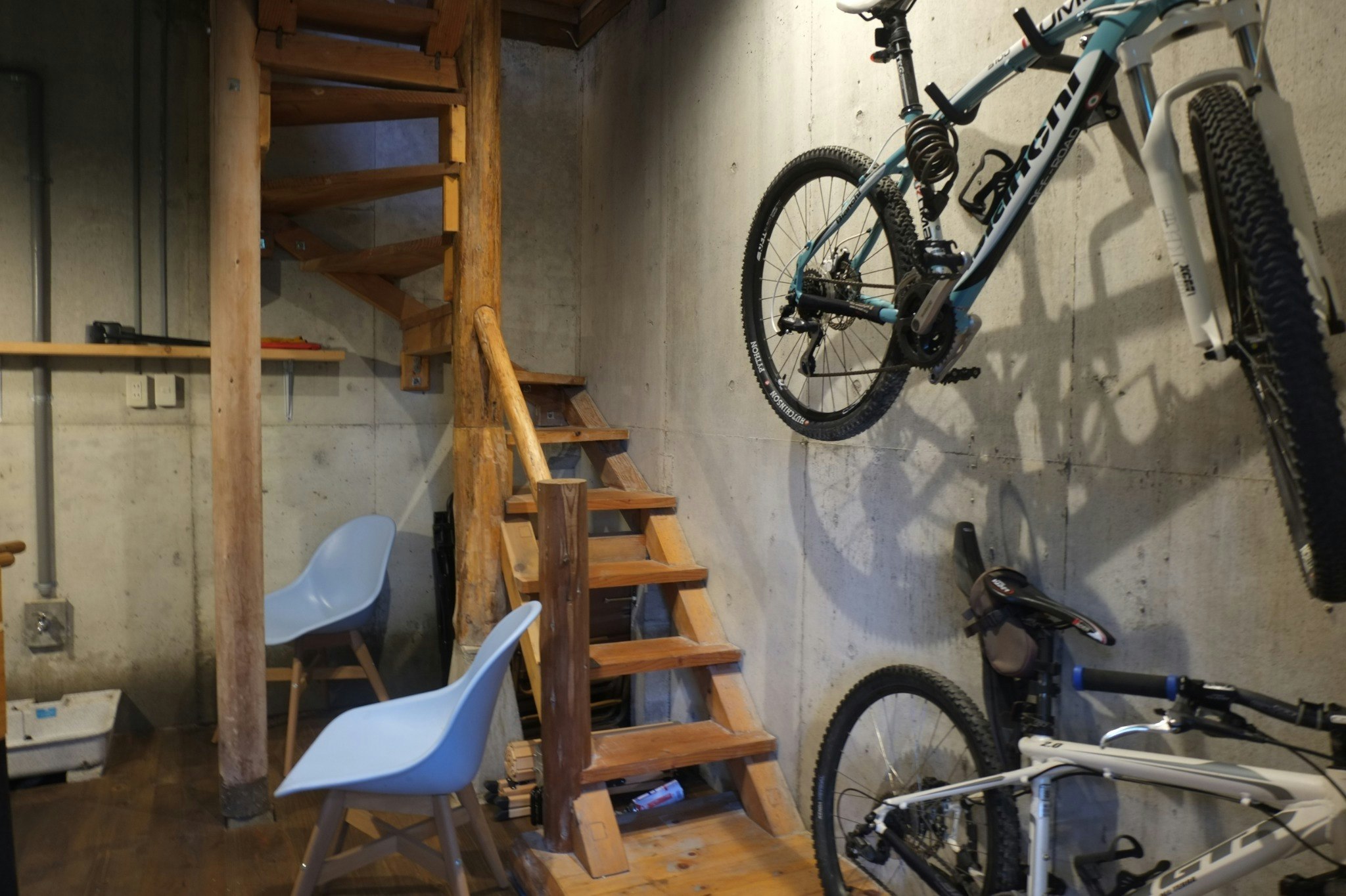 床置きも合わせて自転車4台まで収納できます