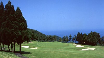 「甲羅戯」の近郊には、「城崎C.C.」や「久美浜C.C.」などのゴルフ場があります