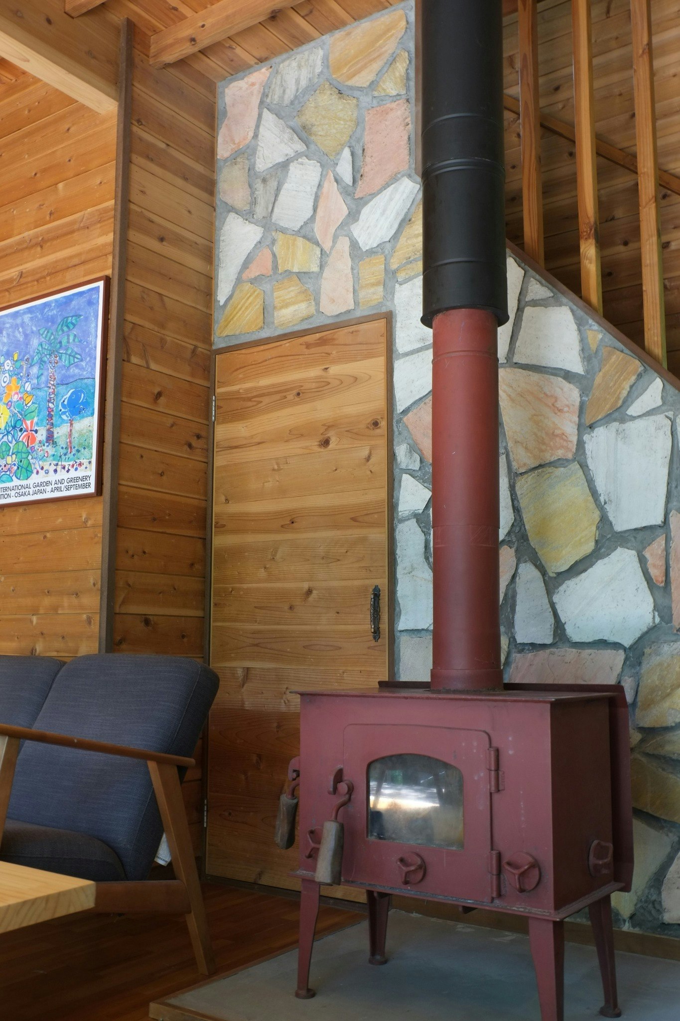 サウナと同じく「岡部工業所」制作の薪ストーブ