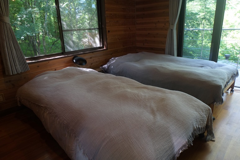 中居木工の木製折畳みベッド+折畳み式のスプリングマット