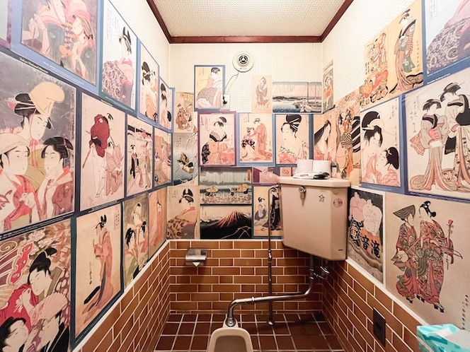 和式のトイレには浮世絵ギャラリーに!
