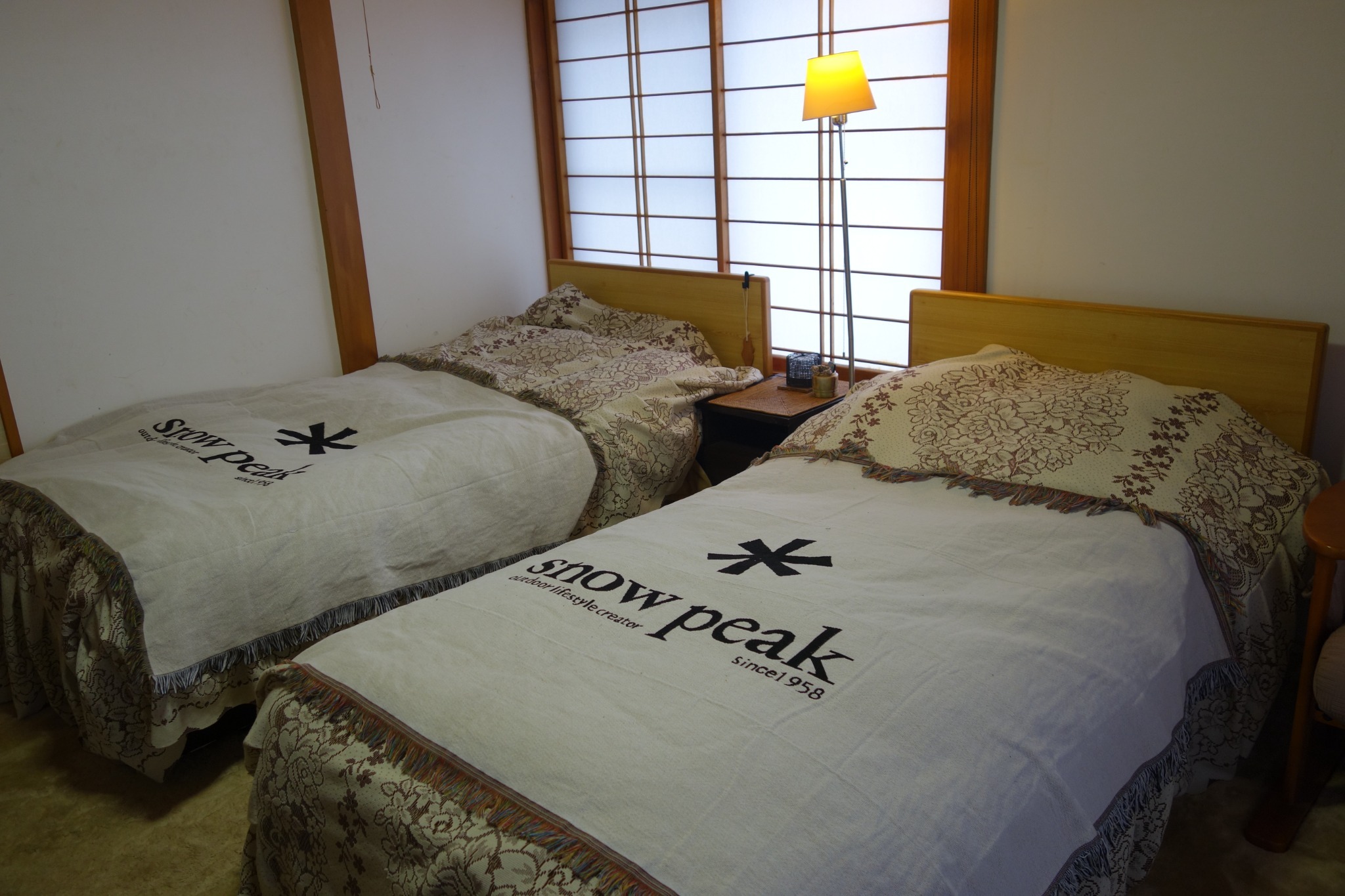 １F　８畳　シングルベッド