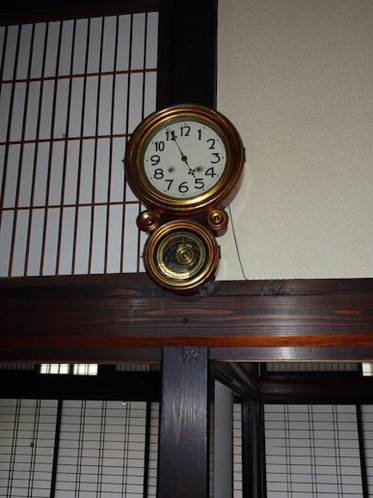 舶来品の柱時計