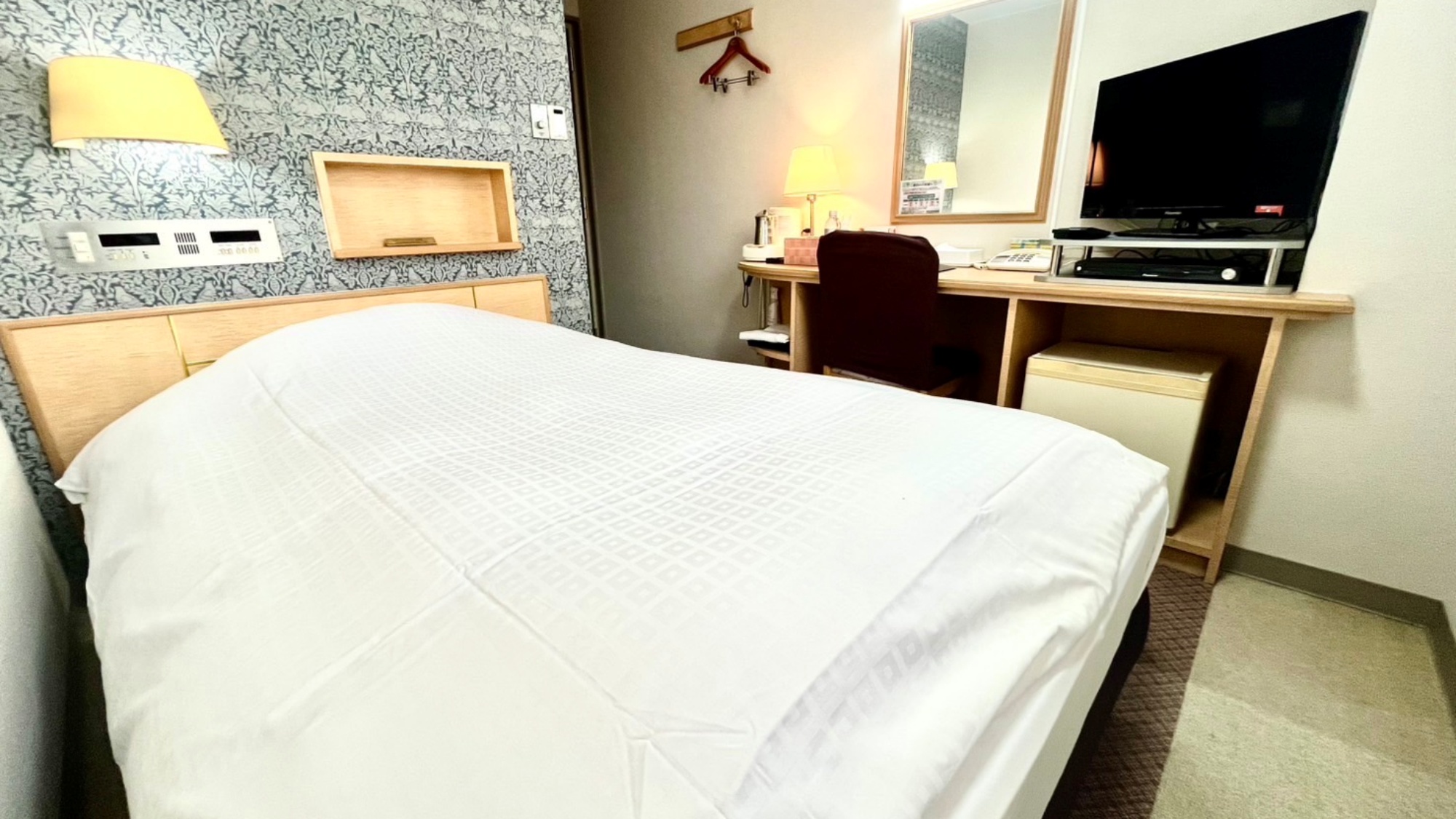 *【シングルルーム1】お仕事や観光に最適なシンプル空間。