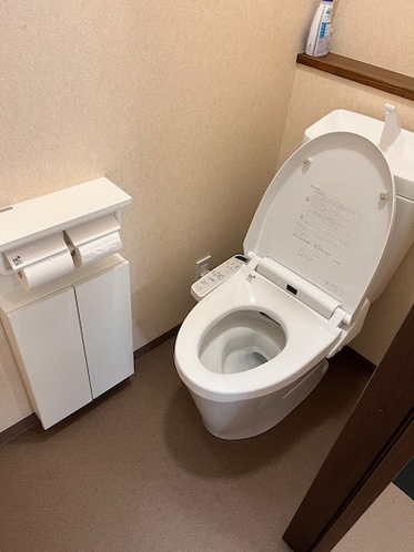 トイレは1Fと2Fにあります