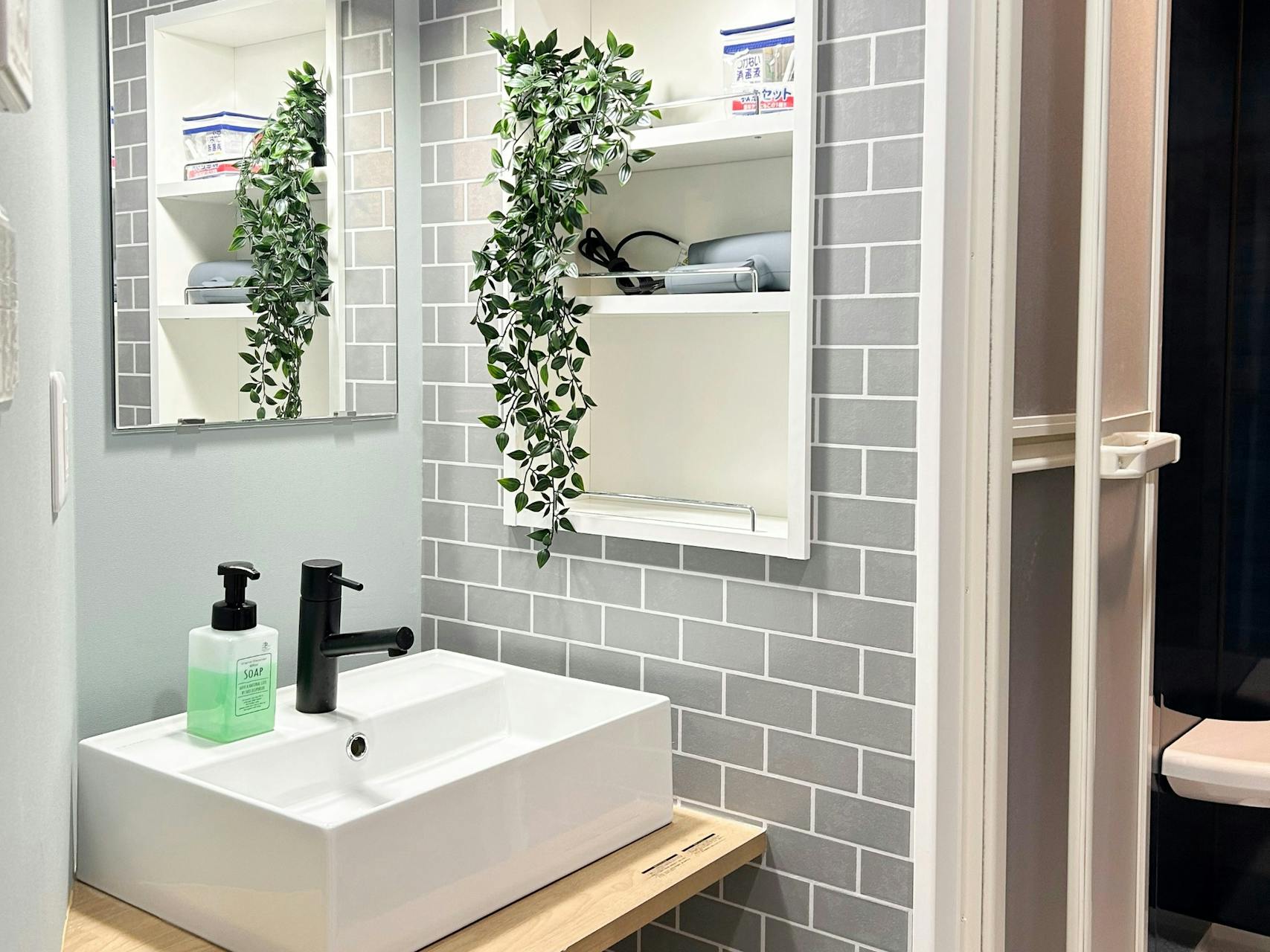 ・【走馬灯B：3F洗面所】清潔感ある洗面スペース