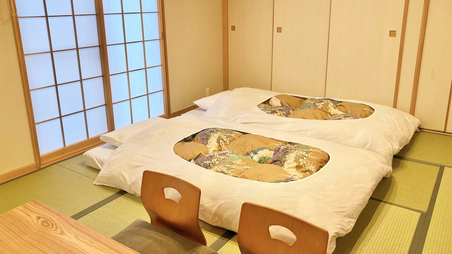 ＜新館＞和室２～４名部屋＊羽毛掛布団と良質なマットレスをお部屋にご用意しております